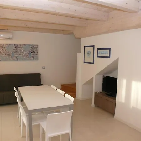 A Serene Getaway 100 M From The In Apartment